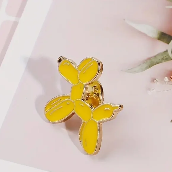 **Cute cartoon sausage dog enamel pin** - Picture 5 of 5